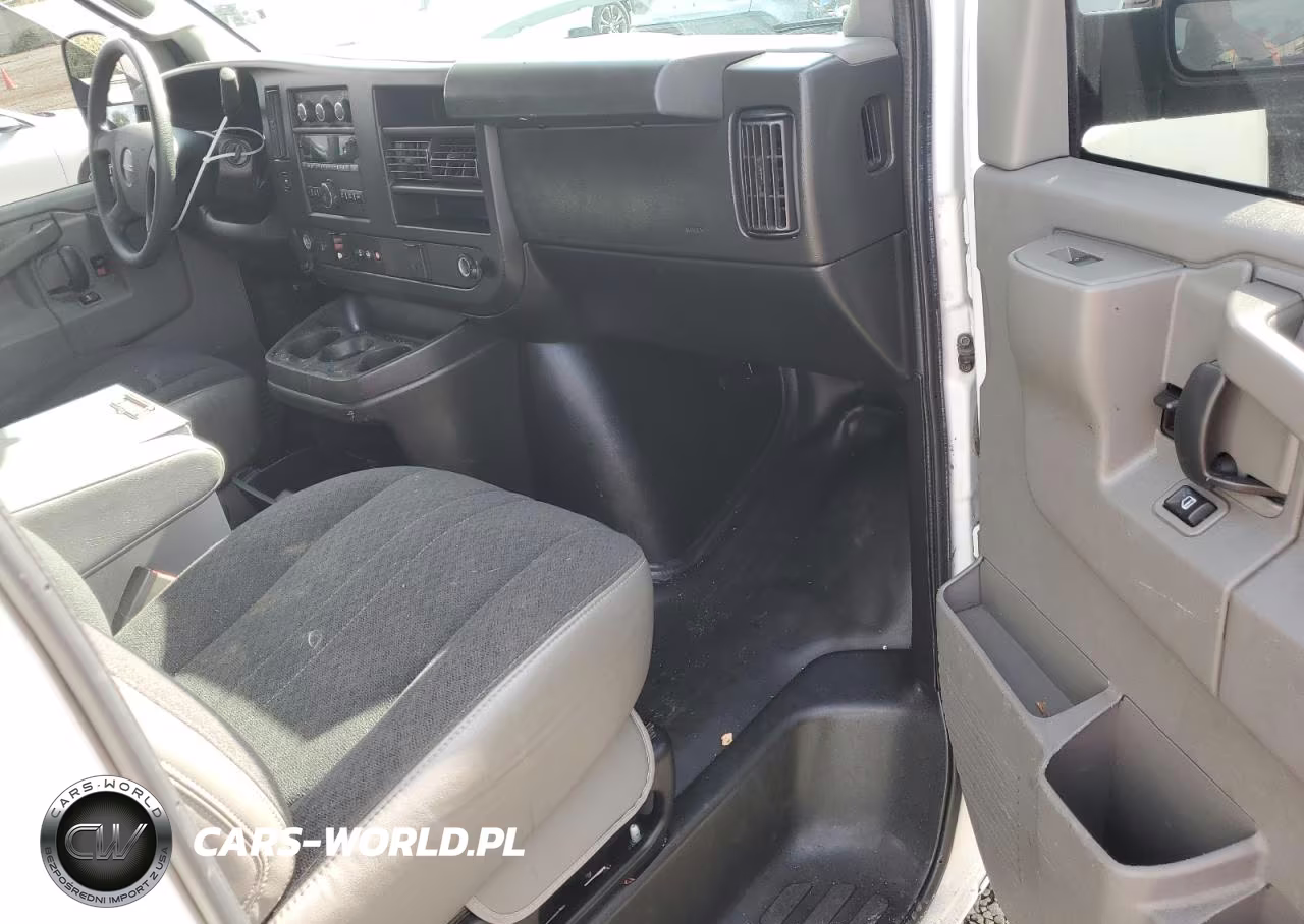 2019 GMC Savana G2500 Delivery Van VIN:1GTW7AFGXK1373284 - 8