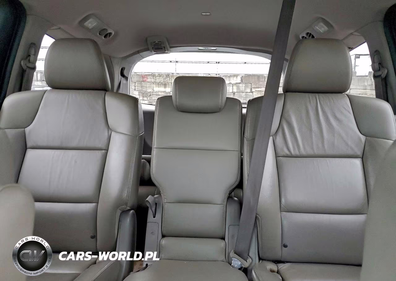 2011 Honda Odyssey Touring VIN:5FNRL5H96BB010776 - 10