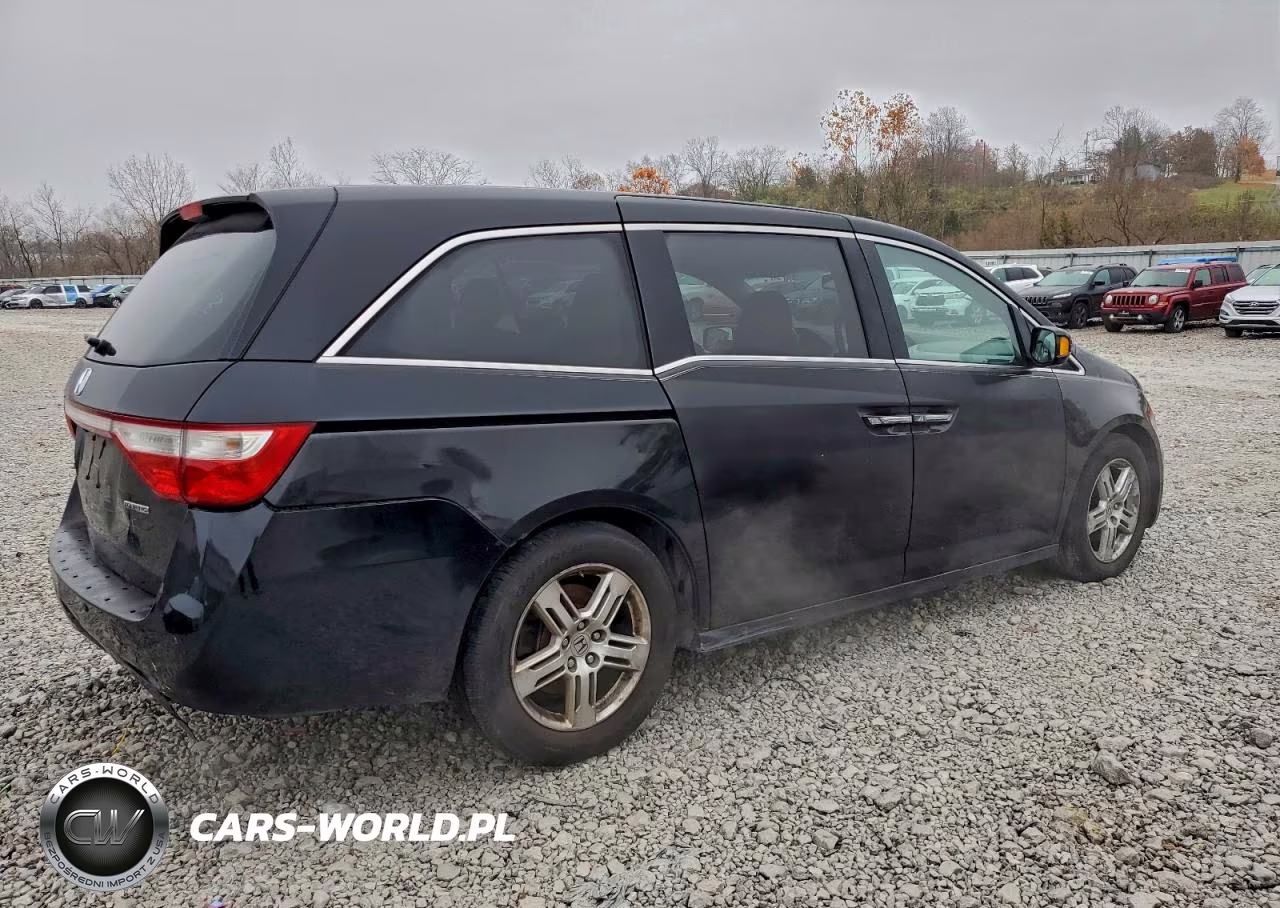 2011 Honda Odyssey Touring VIN:5FNRL5H96BB010776 - 3