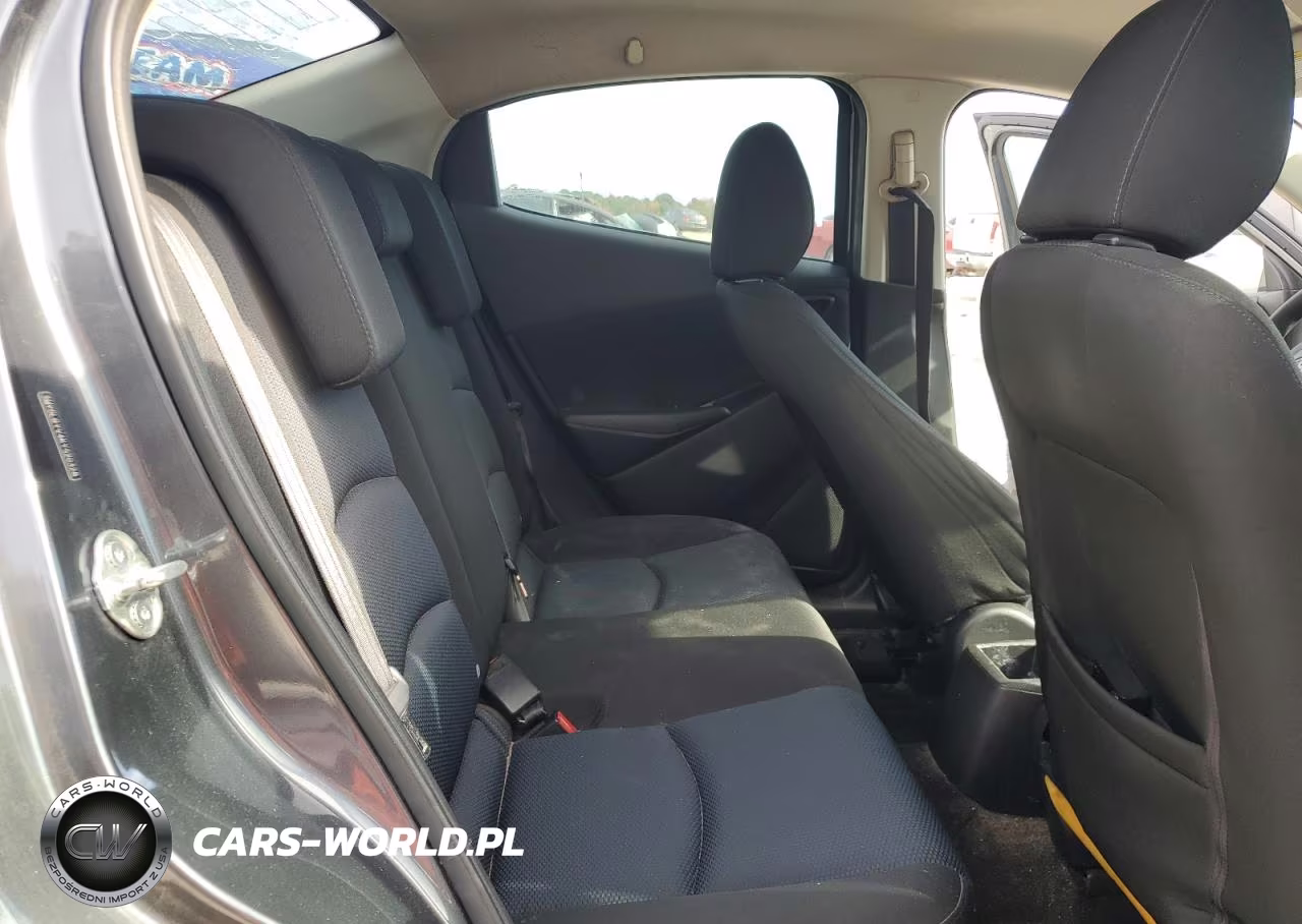 2019 Toyota Yaris L VIN:3MYDLBYV4KY520328 - 10