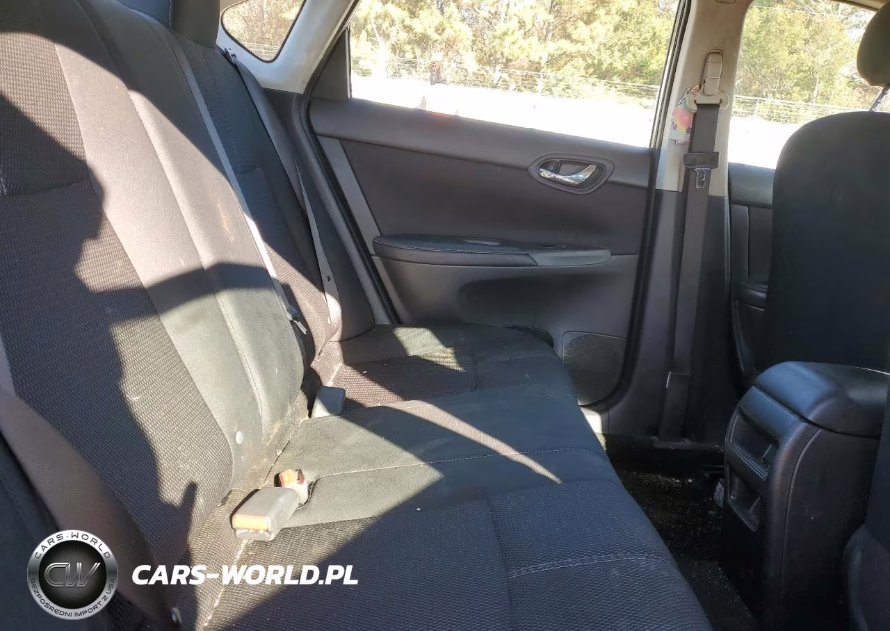 2018 Nissan Sentra S VIN:3N1AB7AP7JY306531 - 11