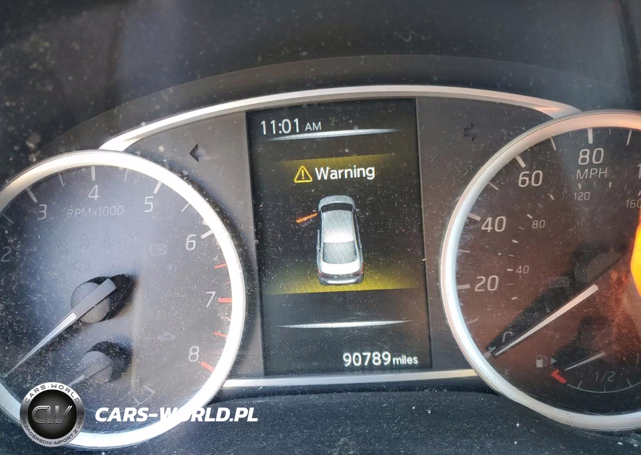 2018 Nissan Sentra S VIN:3N1AB7AP7JY306531 - 9