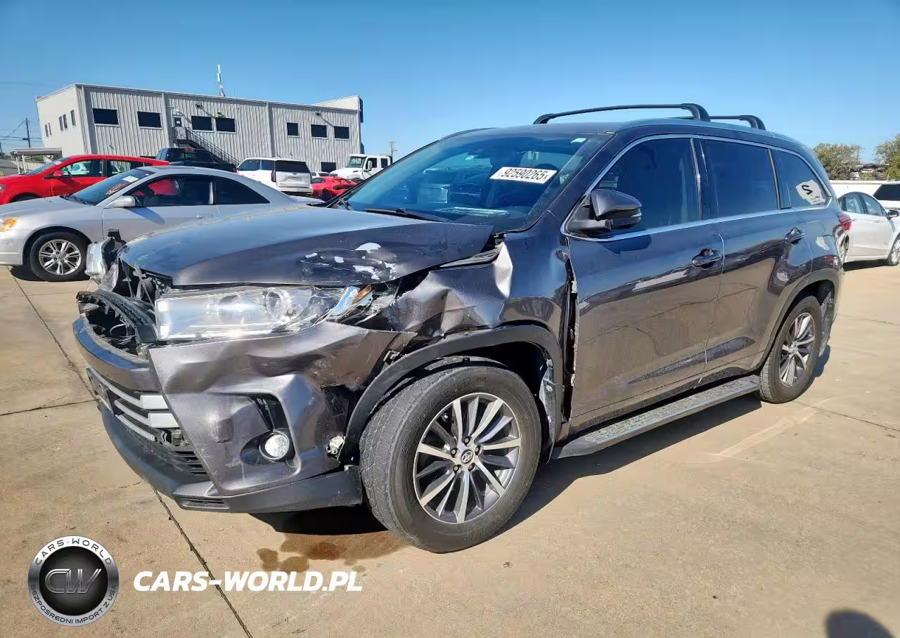 2017 Toyota Highlander Se