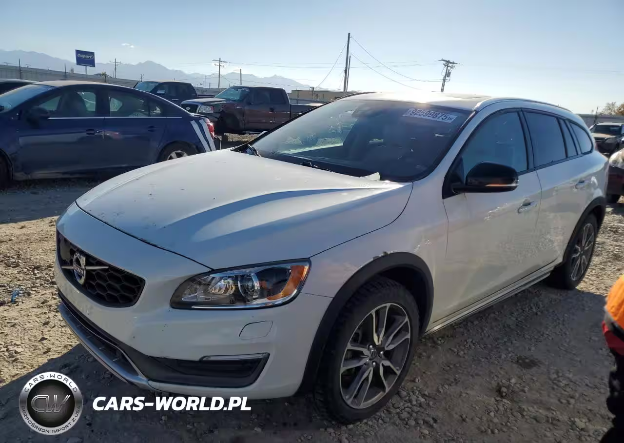 2015 Volvo V60 Cross Country Platinum