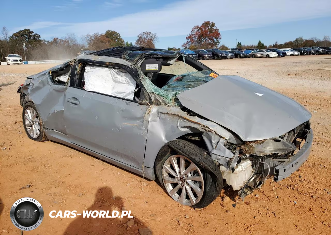 SCION TC VIN:JTKJF5C77B3006901 - 4