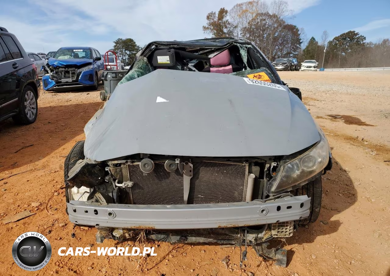SCION TC VIN:JTKJF5C77B3006901 - 5
