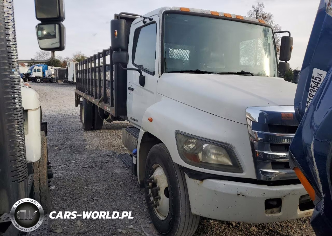2016 Hino 258-268 Flatbed Truck