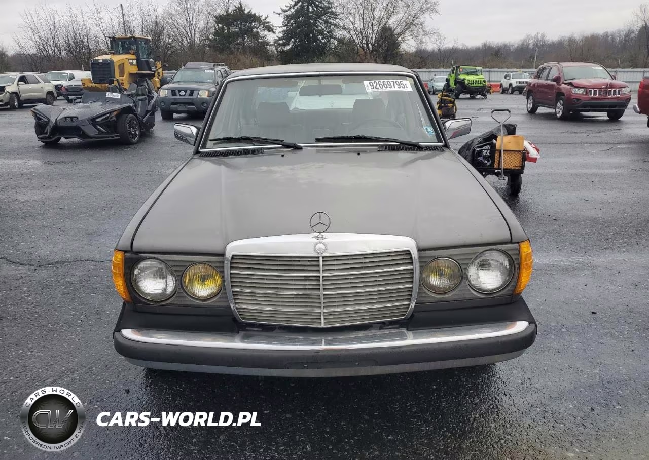 1983 Mercedes-Benz 300 VIN:WDBAB33A9DB023449 - 5