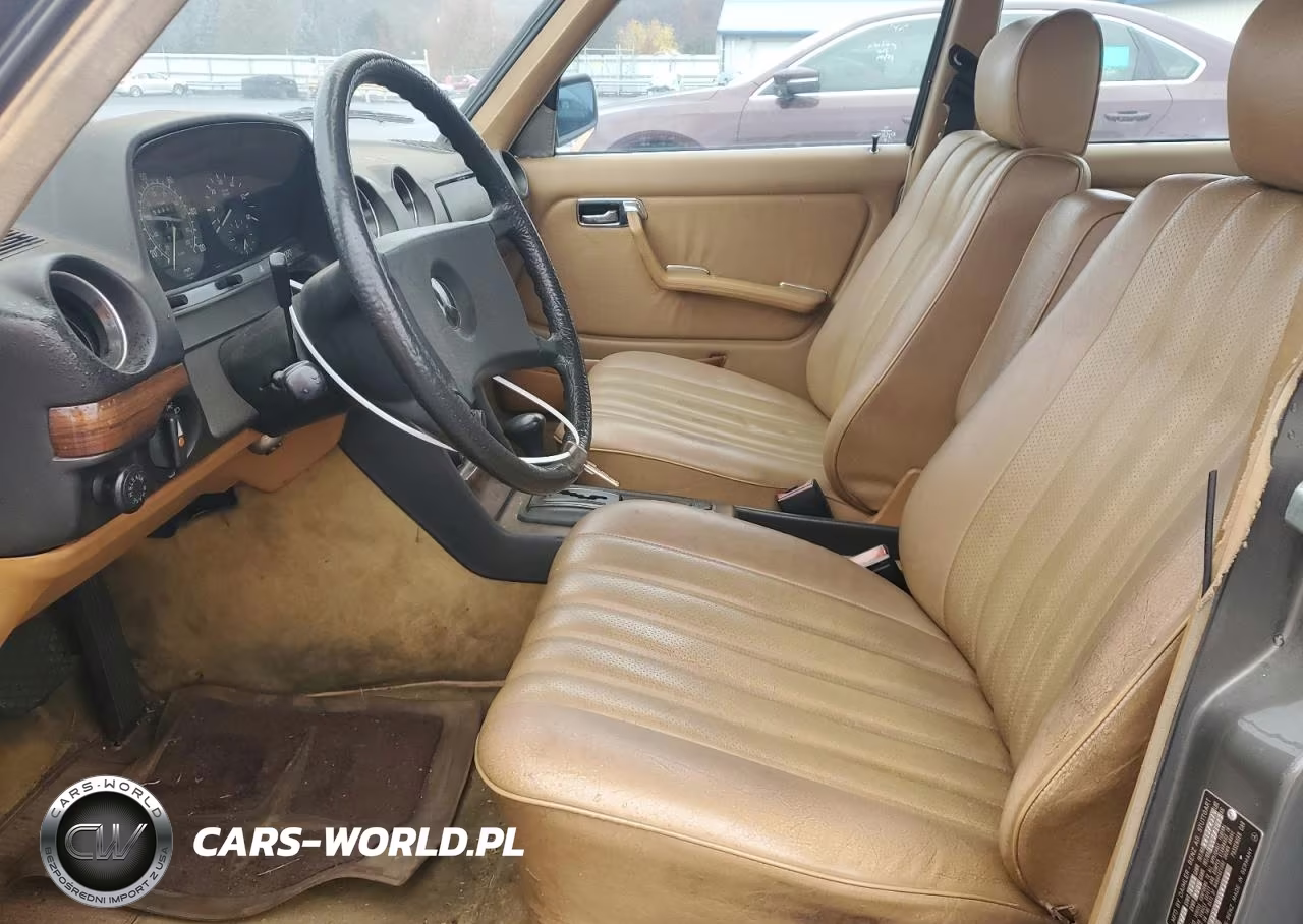 1983 Mercedes-Benz 300 VIN:WDBAB33A9DB023449 - 7