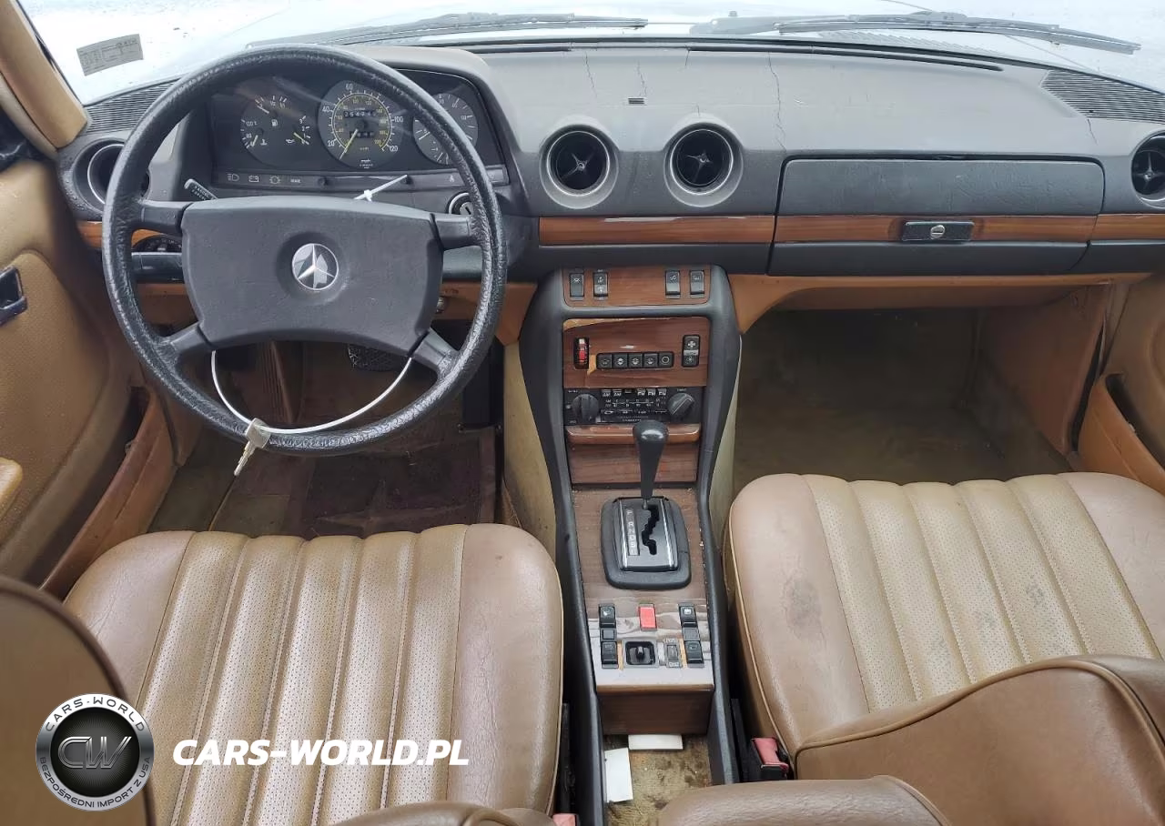 1983 Mercedes-Benz 300 VIN:WDBAB33A9DB023449 - 8