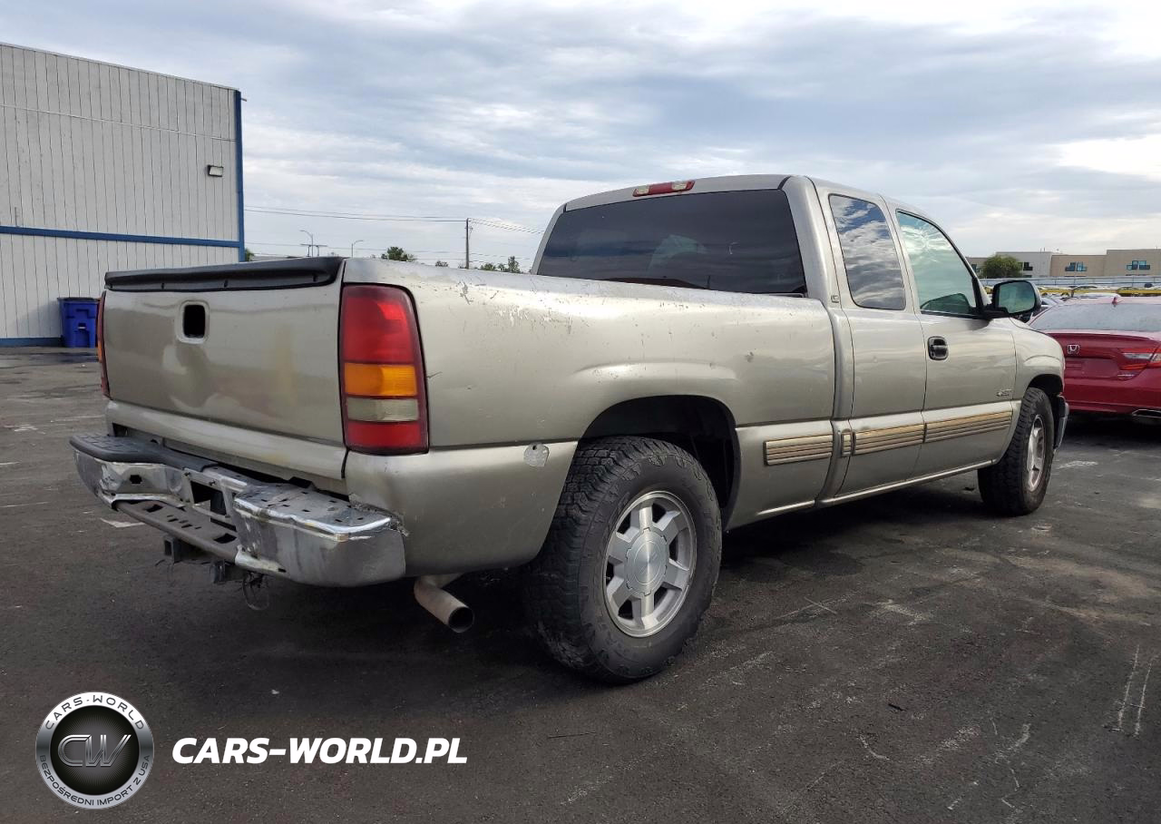 2002 Chevrolet Silverado C1500 VIN:2GCEC19V921196884 - 3
