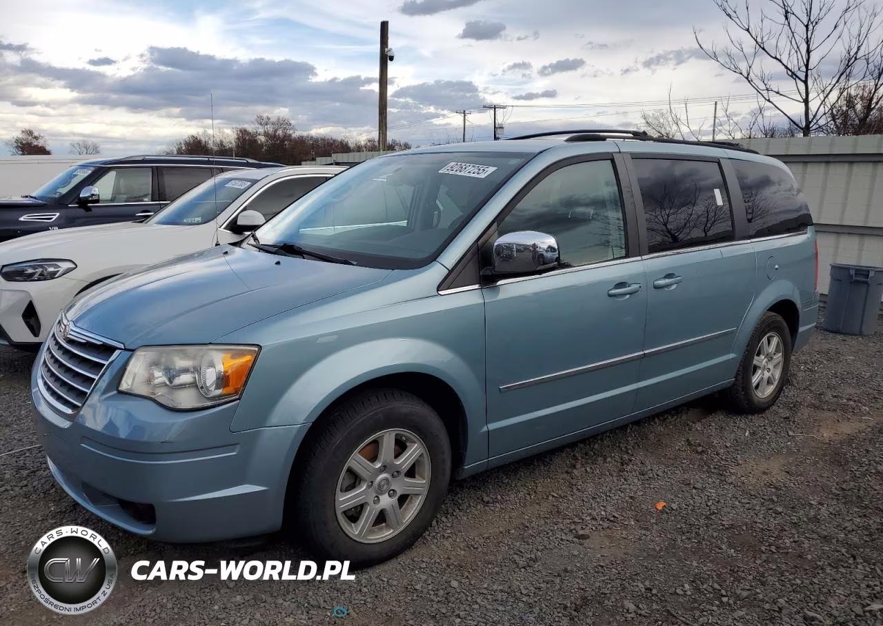2010 Chrysler Town & Country Touring Plus