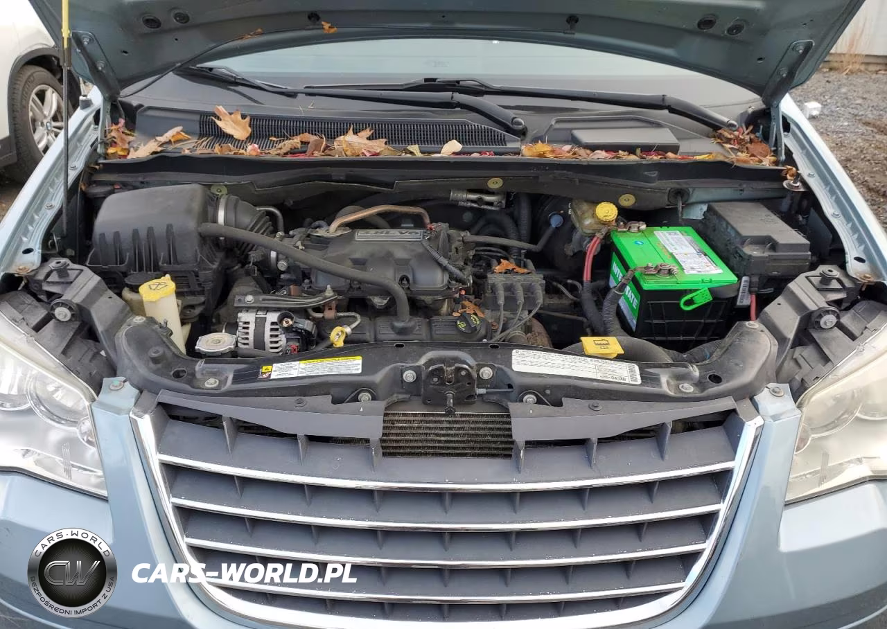 2010 Chrysler Town & Country Touring Plus VIN:2A4RR8D17AR415803 - 12