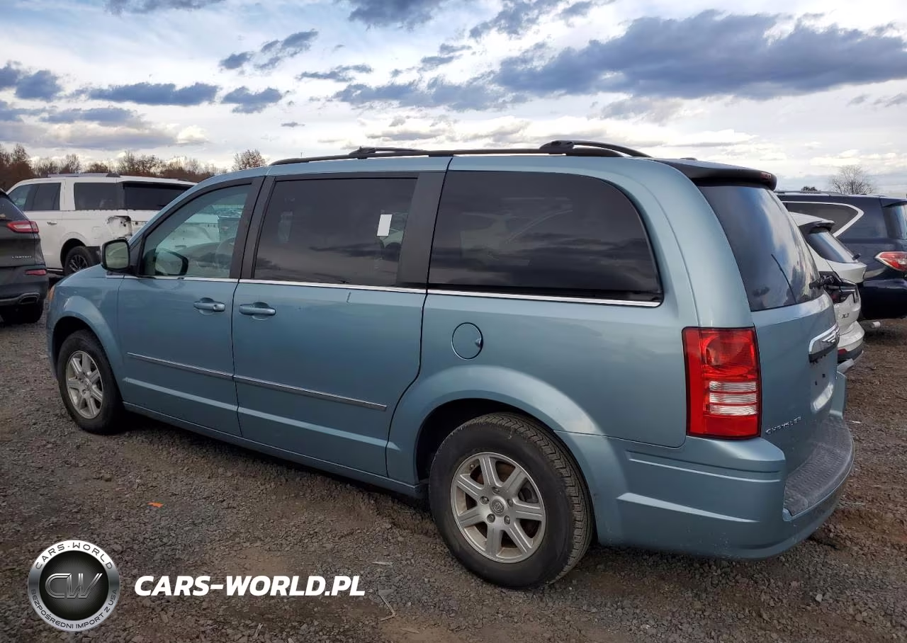 2010 Chrysler Town & Country Touring Plus VIN:2A4RR8D17AR415803 - 2