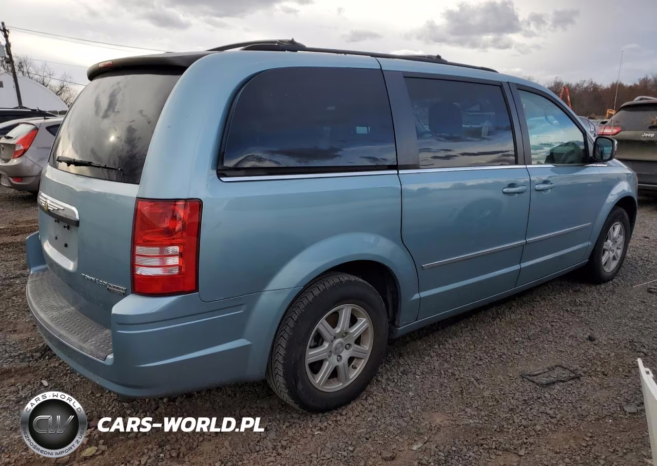 2010 Chrysler Town & Country Touring Plus VIN:2A4RR8D17AR415803 - 3
