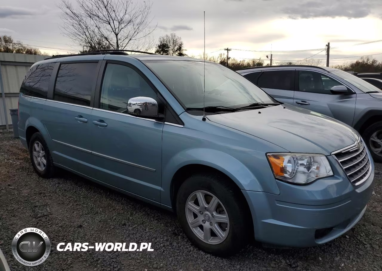 2010 Chrysler Town & Country Touring Plus VIN:2A4RR8D17AR415803 - 4