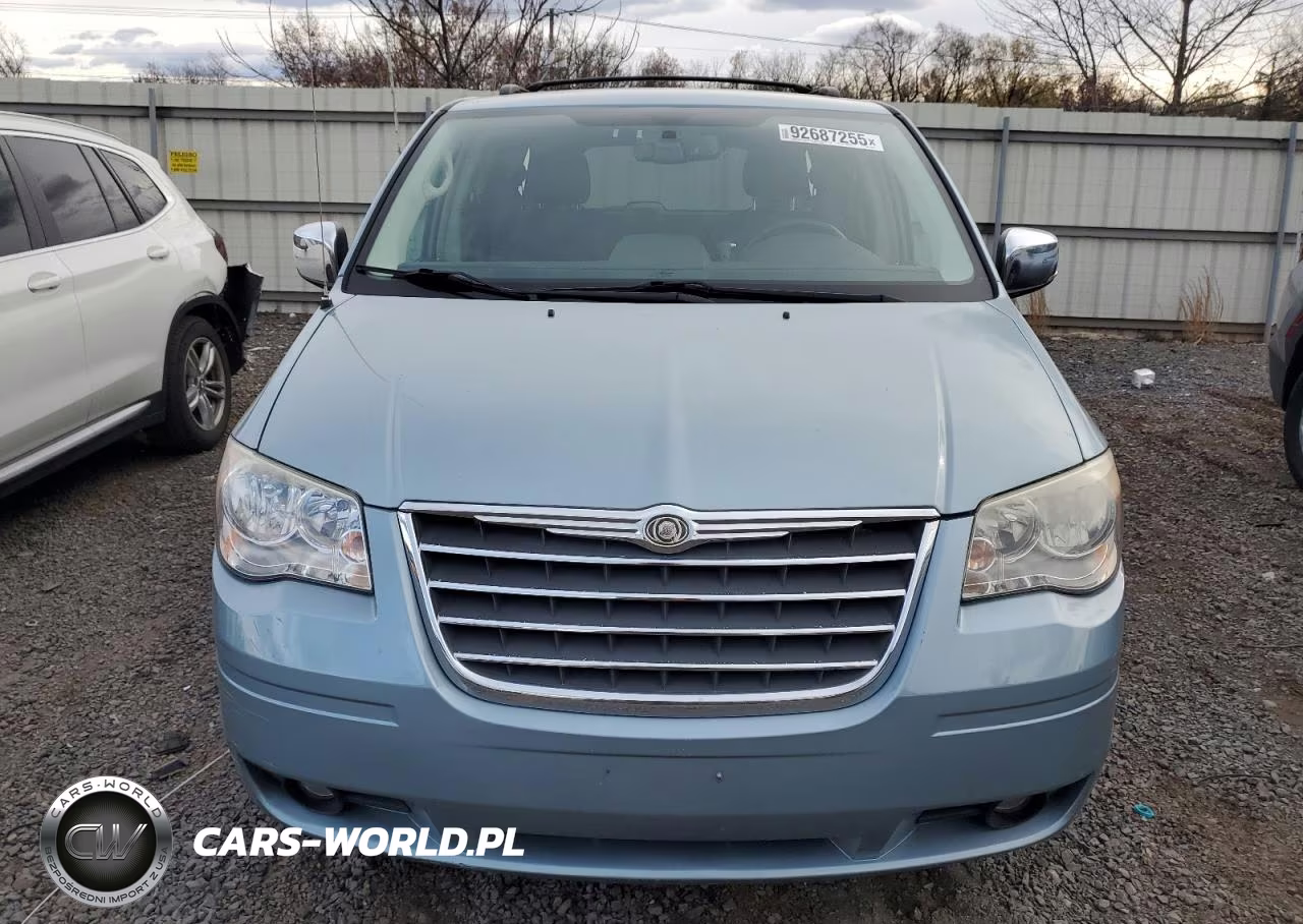 2010 Chrysler Town & Country Touring Plus VIN:2A4RR8D17AR415803 - 5