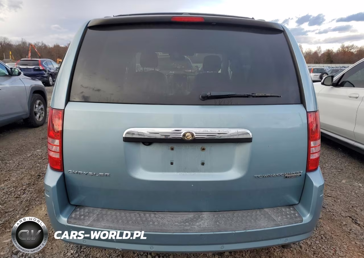 2010 Chrysler Town & Country Touring Plus VIN:2A4RR8D17AR415803 - 6
