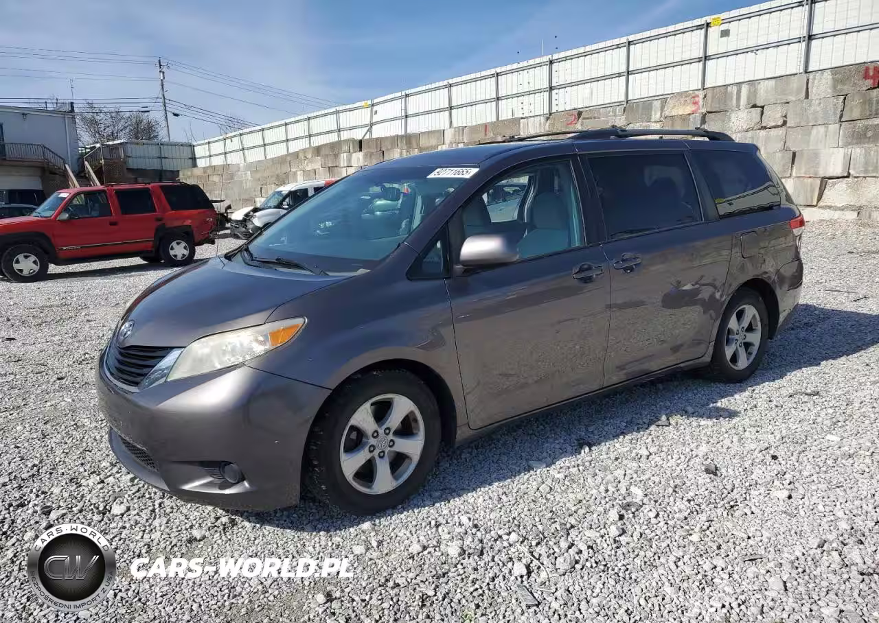 2011 Toyota Sienna Le