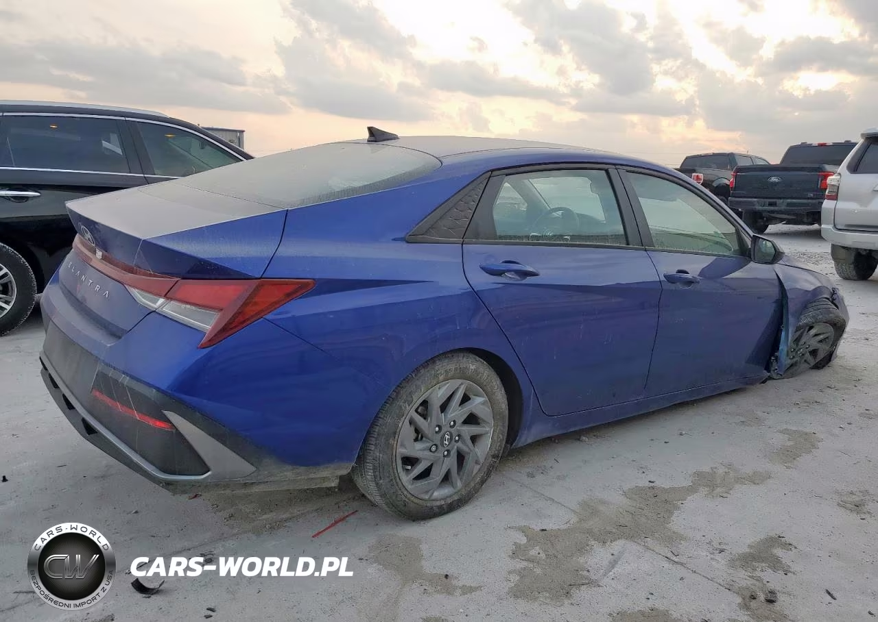 2024 Hyundai Elantra Sel VIN:KMHLM4DG3RU724847 - 3