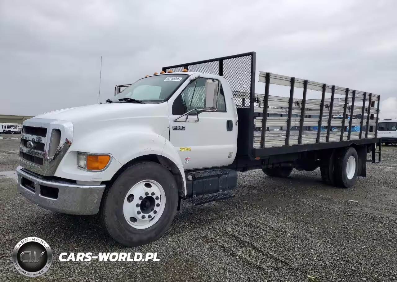 2010 Ford F650 Super Duty Flatbed Truck