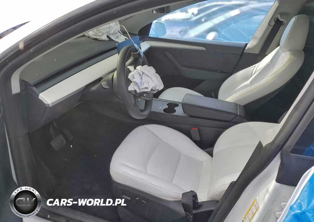 2025 Tesla Model Y VIN:7SAYGDEE4SA355042 - 7