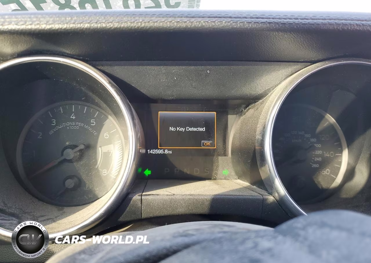 2018 Ford Mustang VIN:1FATP8UH7J5124249 - 9