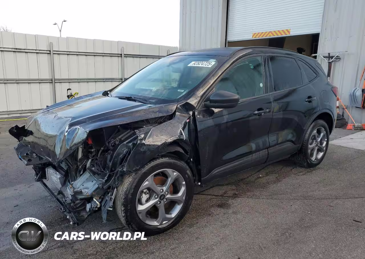 2025 Ford Escape St Line
