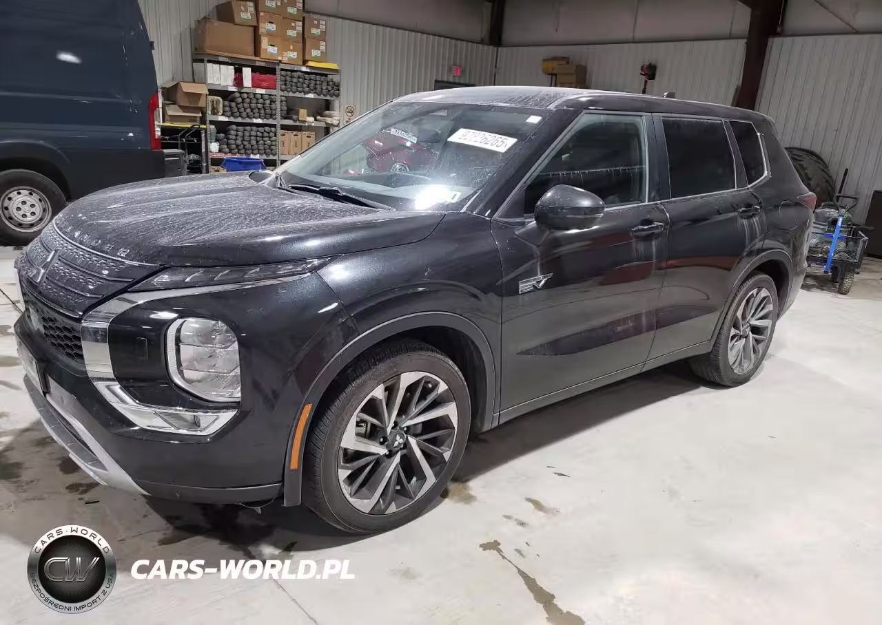 2024 Mitsubishi Outlander Se