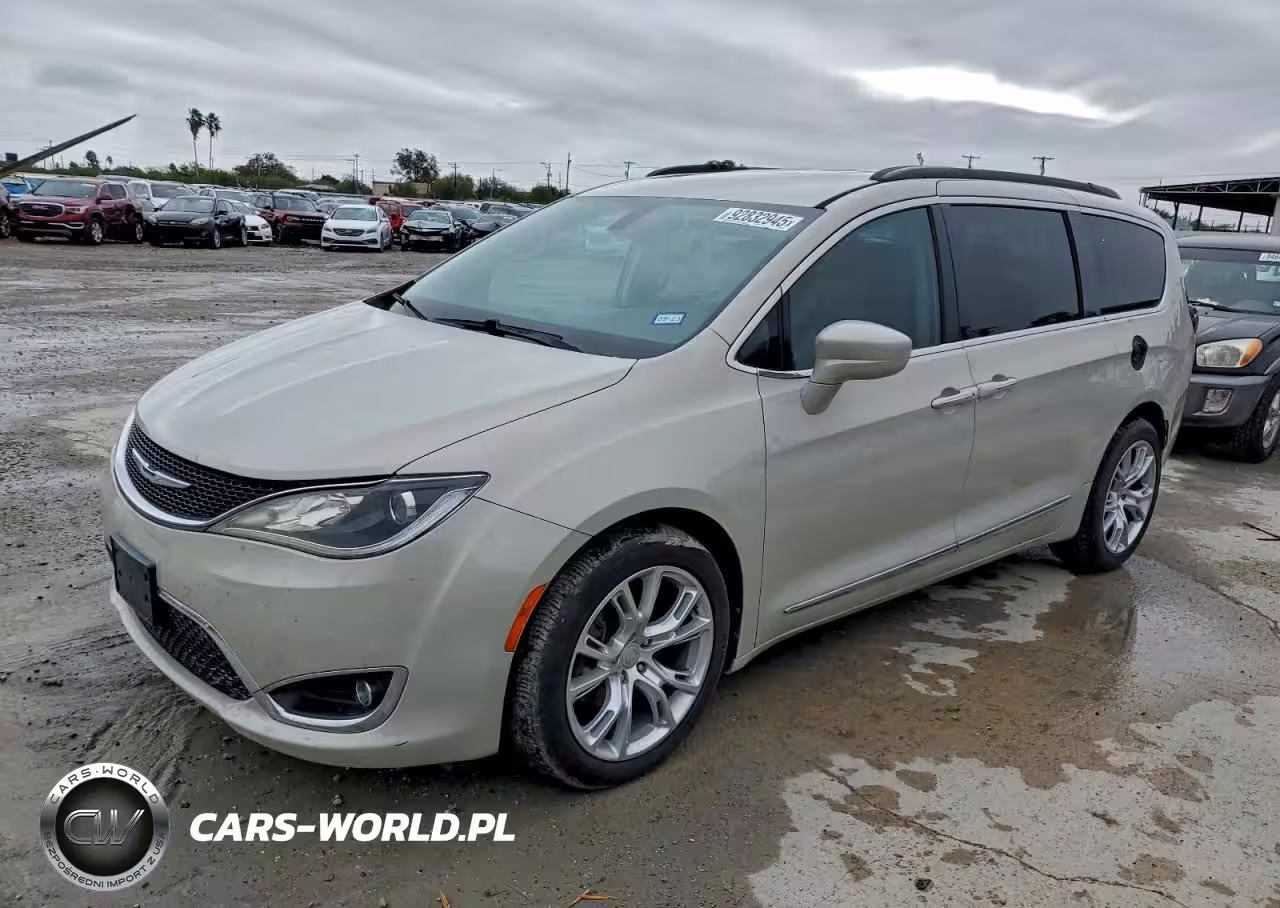 2017 Chrysler Pacifica Touring L