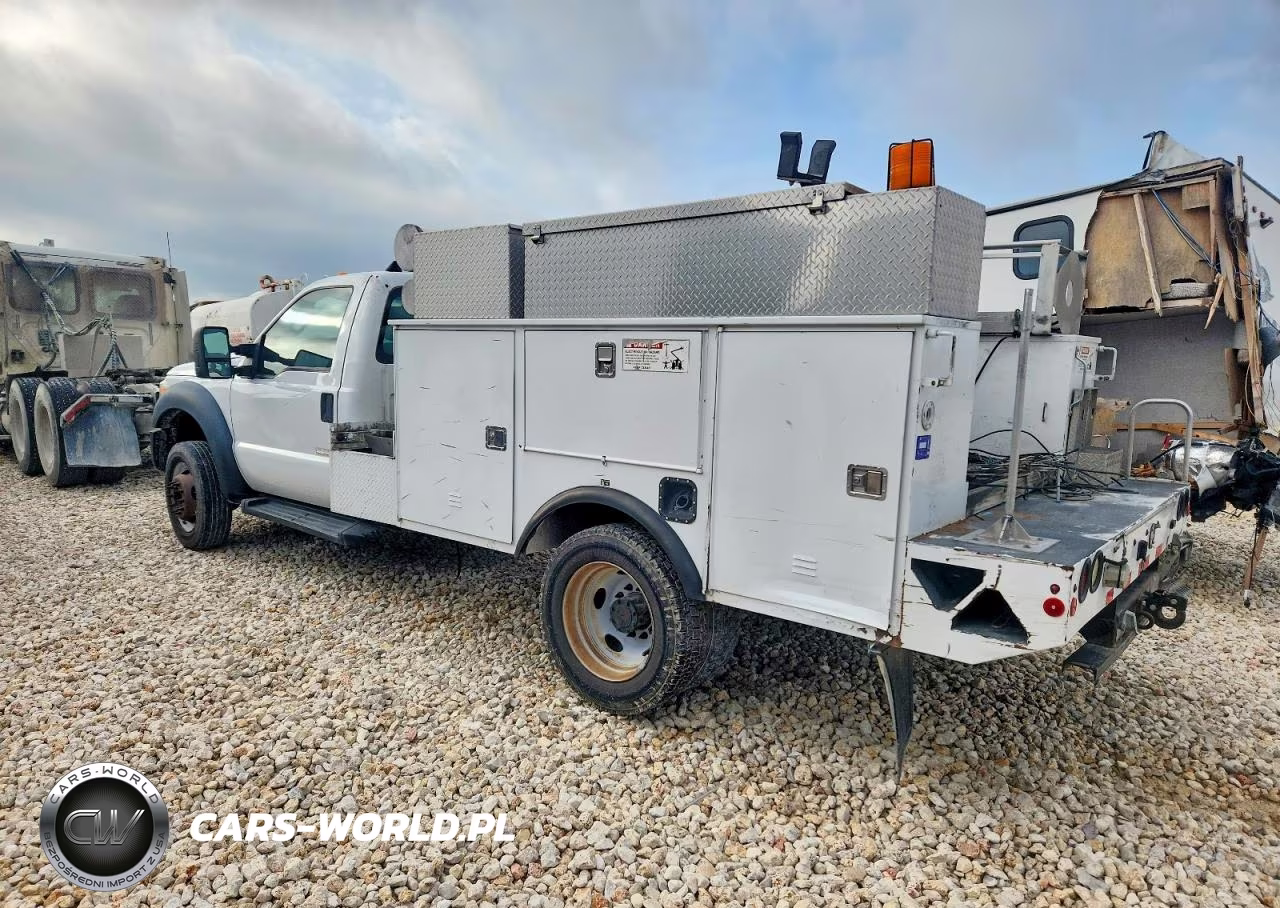 2013 Ford F450 Bucket Truck VIN:1FDUF4GY1DEA42667 - 3