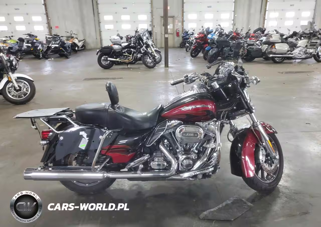 2011 Harley-Davidson Flhtcuse6