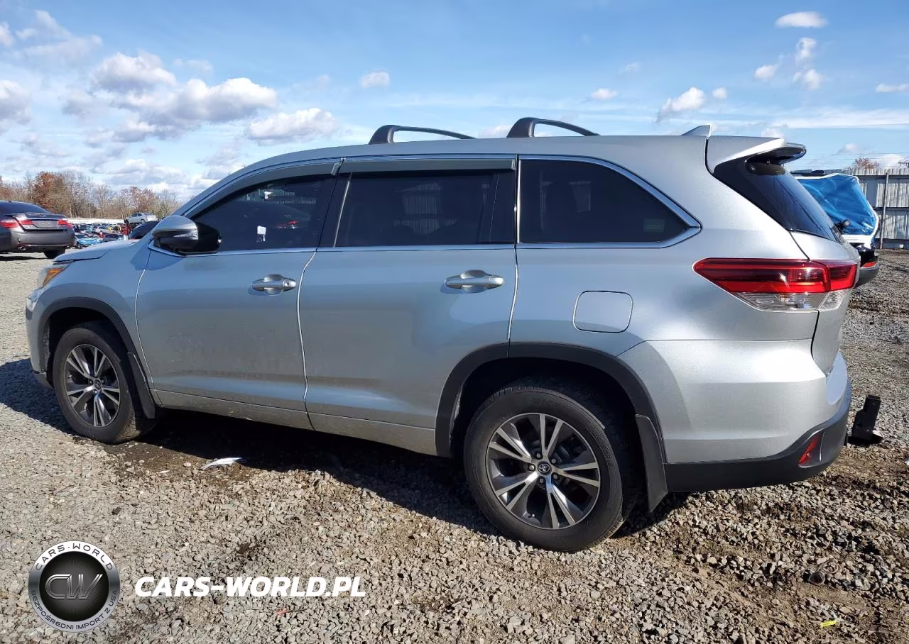 2017 Toyota Highlander Le VIN:5TDBZRFH5HS382311 - 2