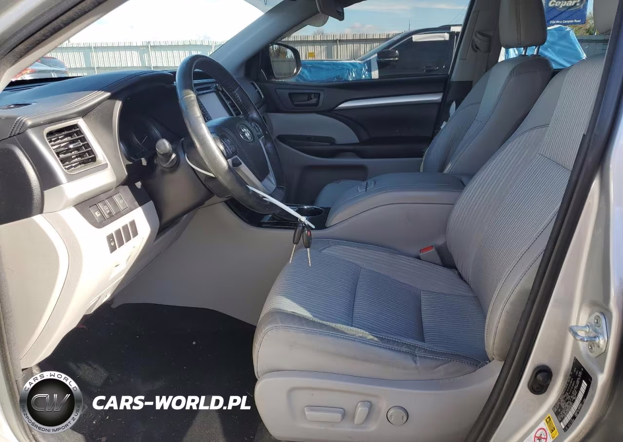 2017 Toyota Highlander Le VIN:5TDBZRFH5HS382311 - 7