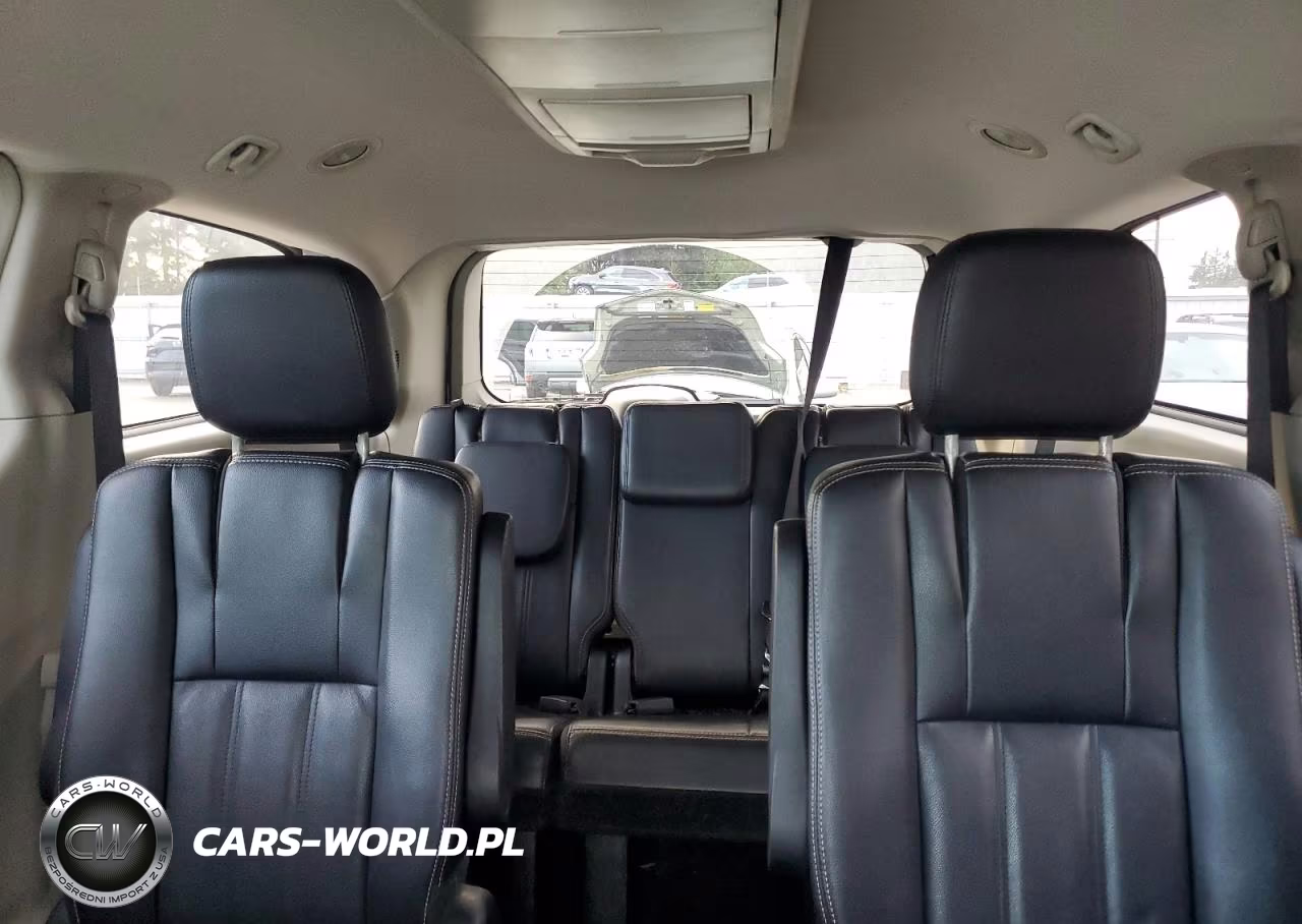 2014 Chrysler Town & Country Touring VIN:2C4RC1BG1ER449022 - 10