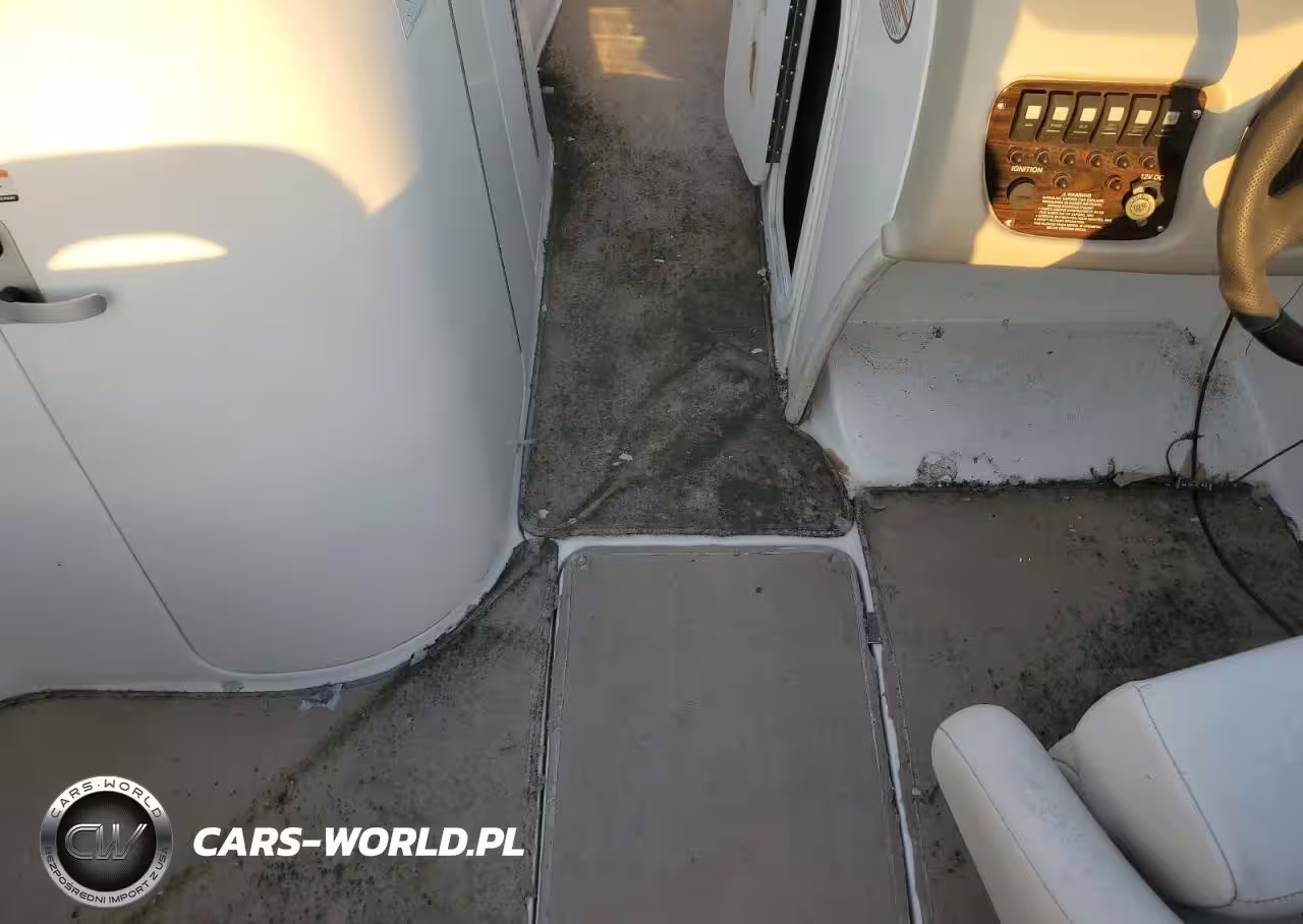 2001 Chaparral 230 Ssi Boat VIN:FGBS0671F000 - 7