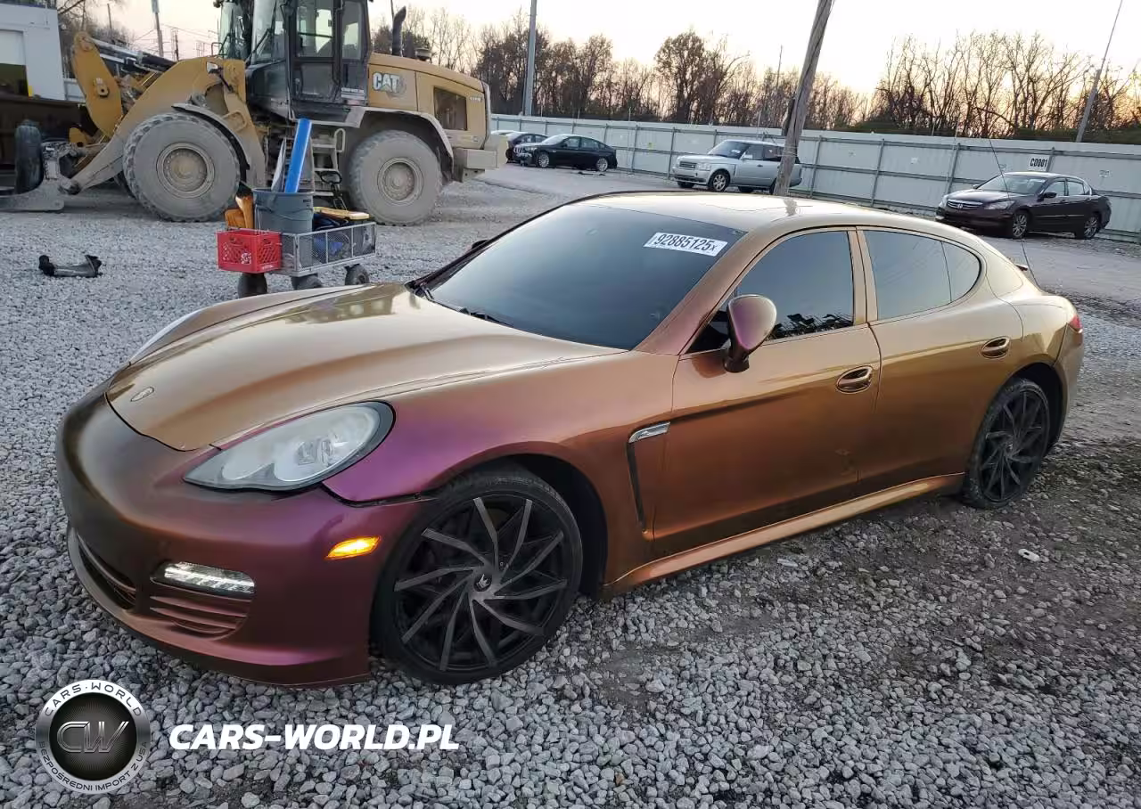 2012 Porsche Panamera 2