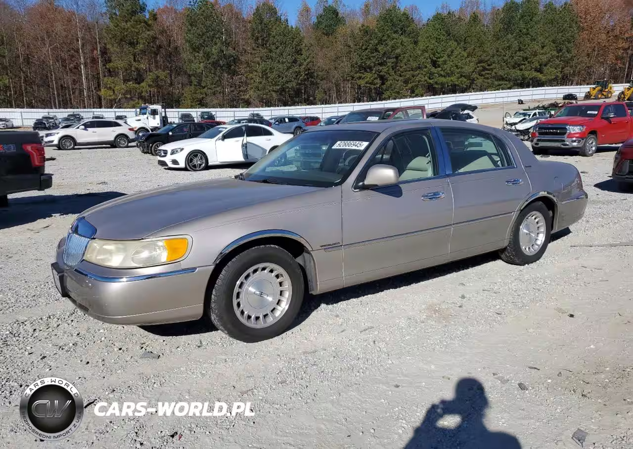 1999 Lincoln Town Car Executive