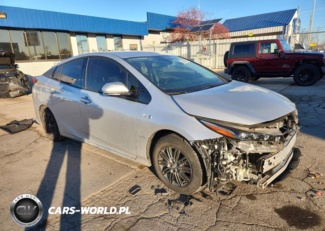 2017 Toyota Prius Prime VIN:JTDKARFP1H3023960 - 4