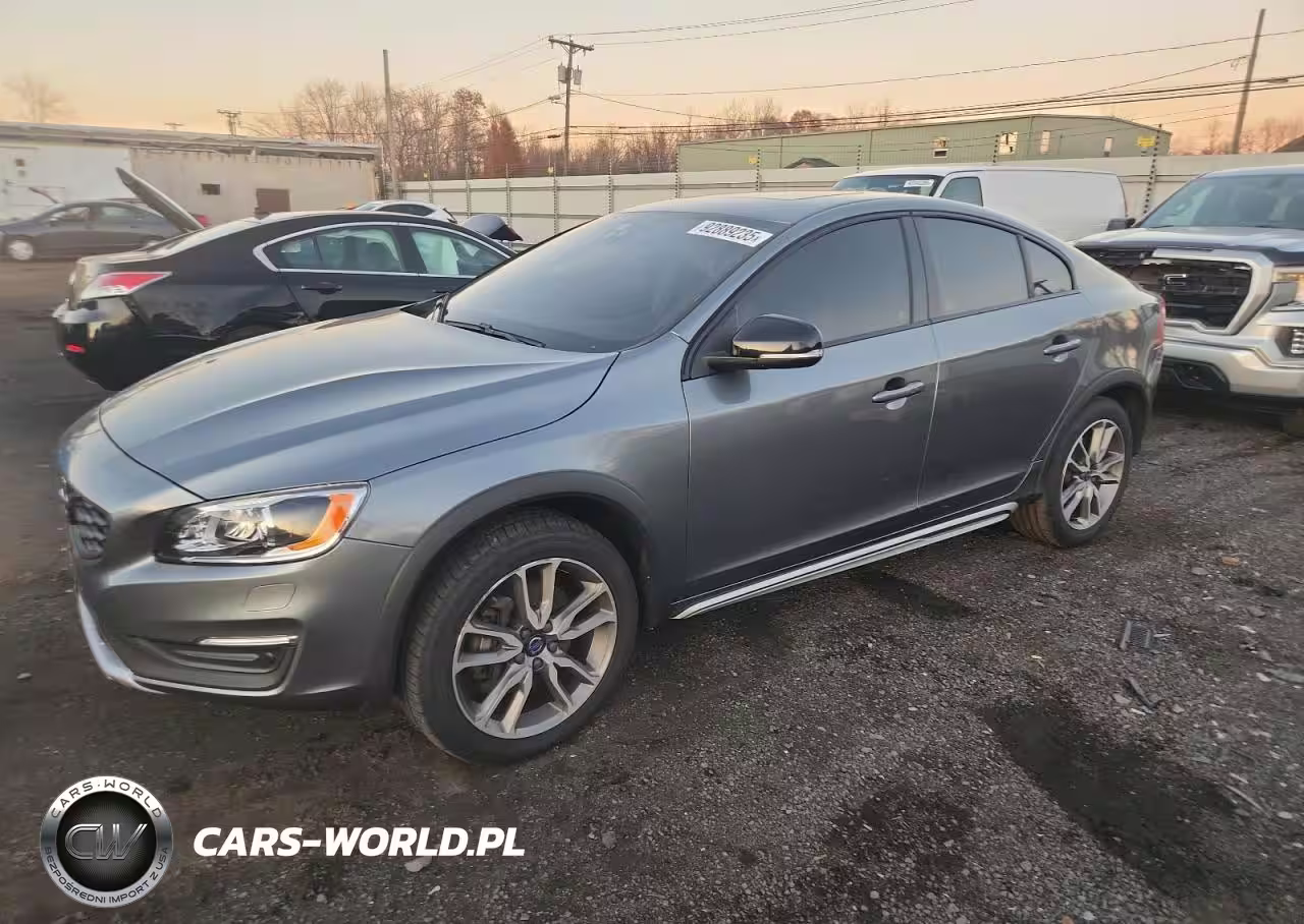 2018 Volvo S60 Cross Country T5