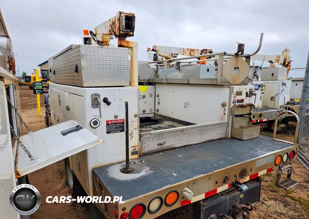 2015 Ford E150 Bucket Truck VIN:1FDUF4HY9FEA16996 - 2