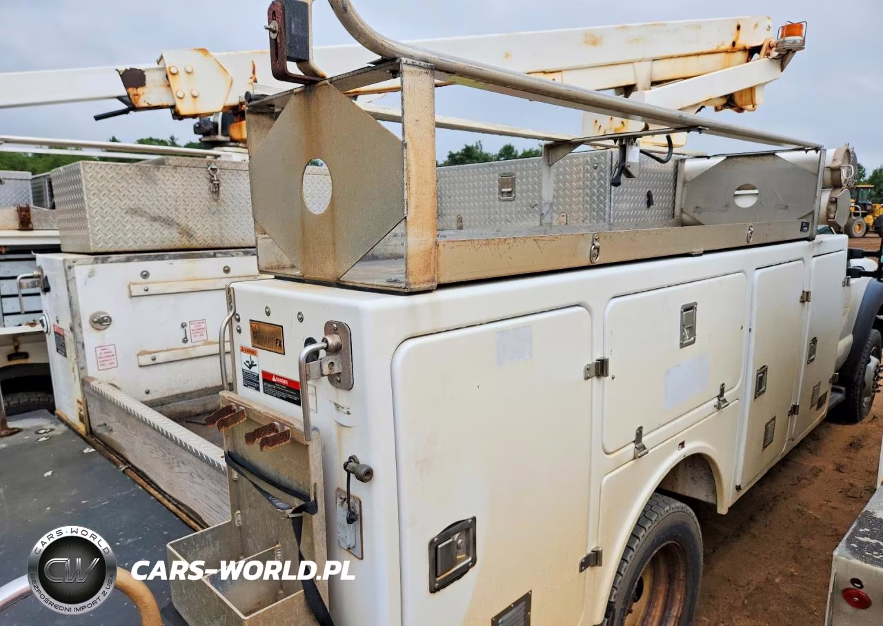 2015 Ford E150 Bucket Truck VIN:1FDUF4HY9FEA16996 - 3