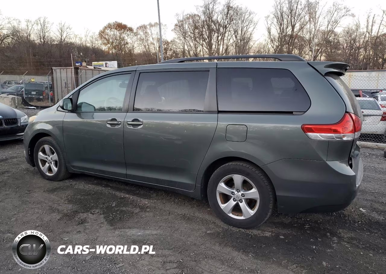 2013 Toyota Sienna VIN:5TDKK3DC3DS366319 - 2
