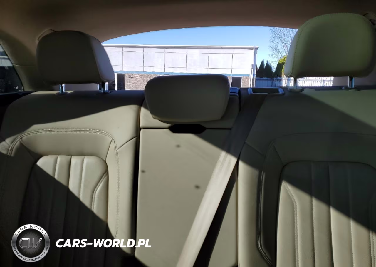 2018 Audi Q5 Premium Plus VIN:WA1BNAFYXJ2246082 - 10