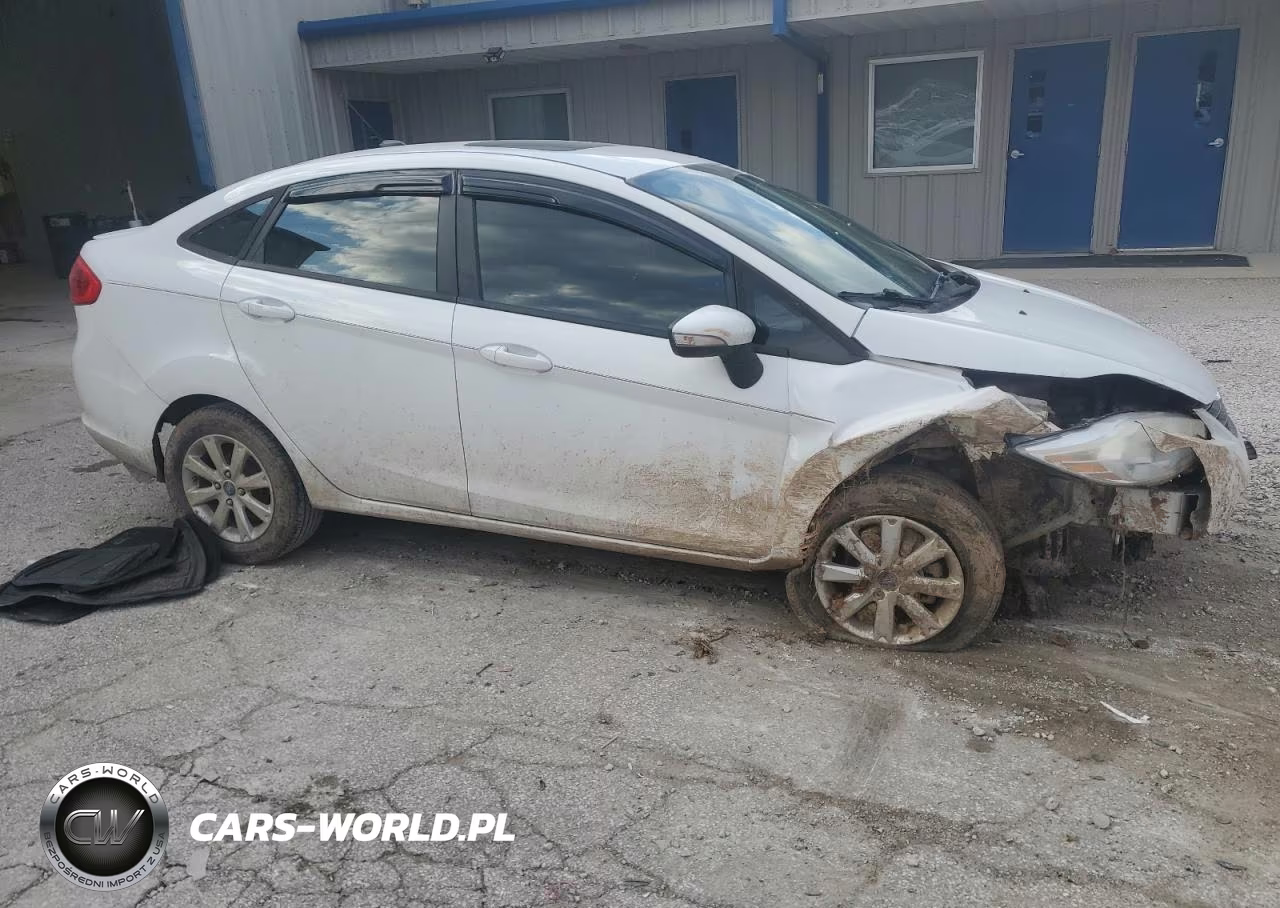 2013 Ford Fiesta Se VIN:3FADP4BJ3DM176396 - 4