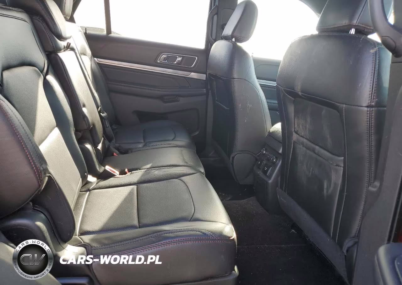 2018 Ford Explorer Sport VIN:1FM5K8GT6JGA56074 - 11