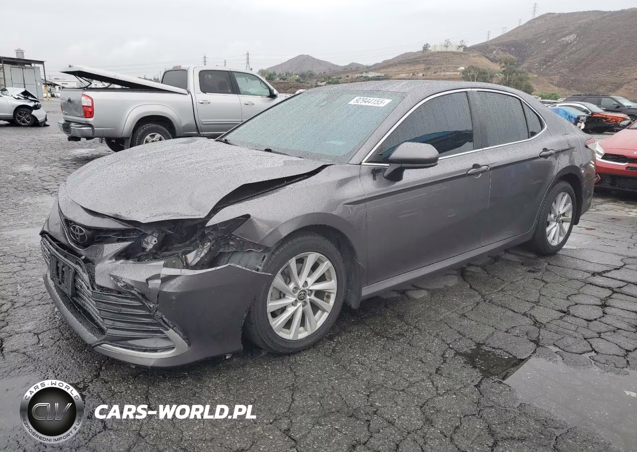 2022 Toyota Camry Le