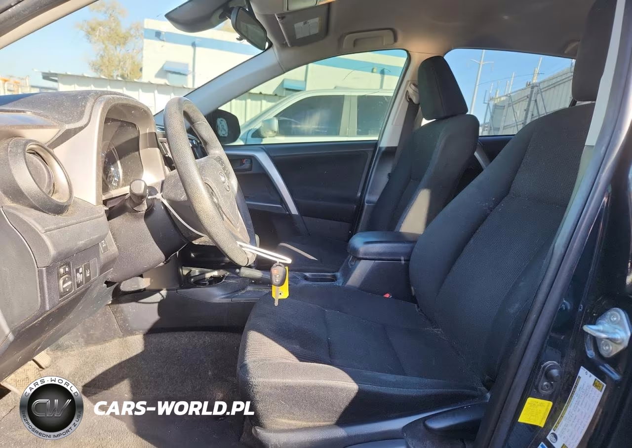 2018 Toyota Rav4 Le VIN:JTMBFREVXJJ201237 - 7