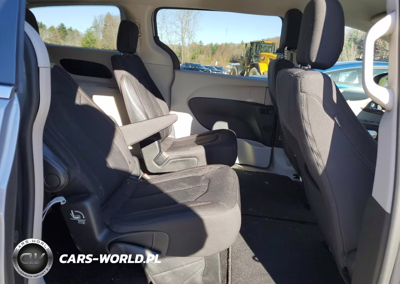 2017 Chrysler Pacifica Lx VIN:2C4RC1CG0HR565864 - 11