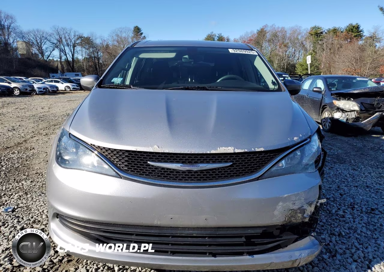 2017 Chrysler Pacifica Lx VIN:2C4RC1CG0HR565864 - 5